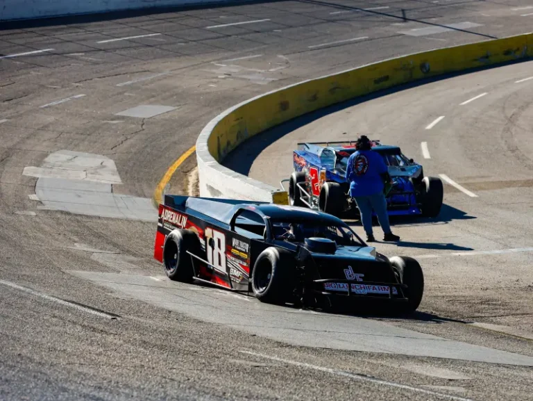 Modified at Five Flags Speedway Snowball Derby